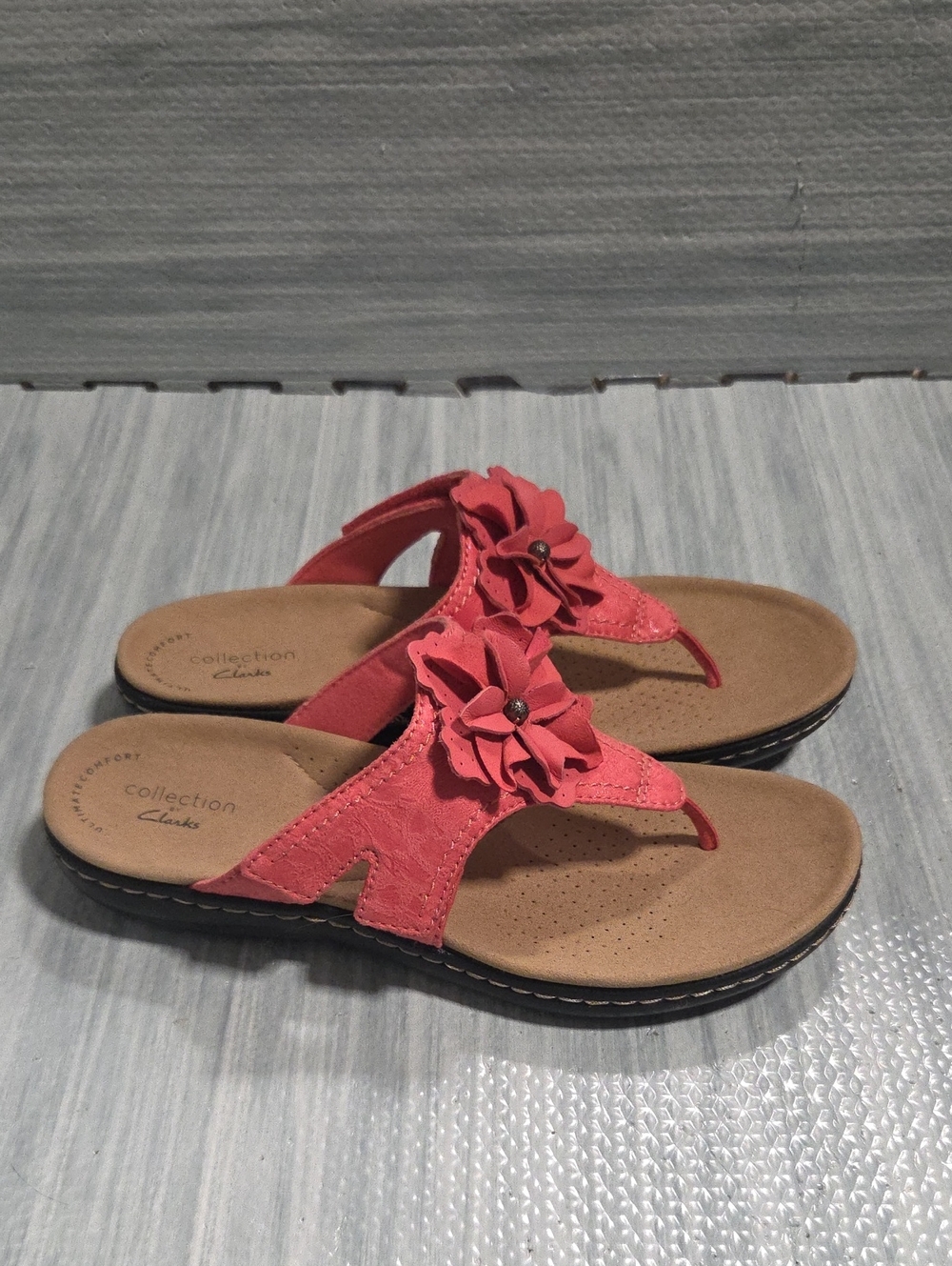 NWOT Clarks Coral Pink Flower Laurieann Gema Thong Sandals Size 6 - Picture 3 of 9